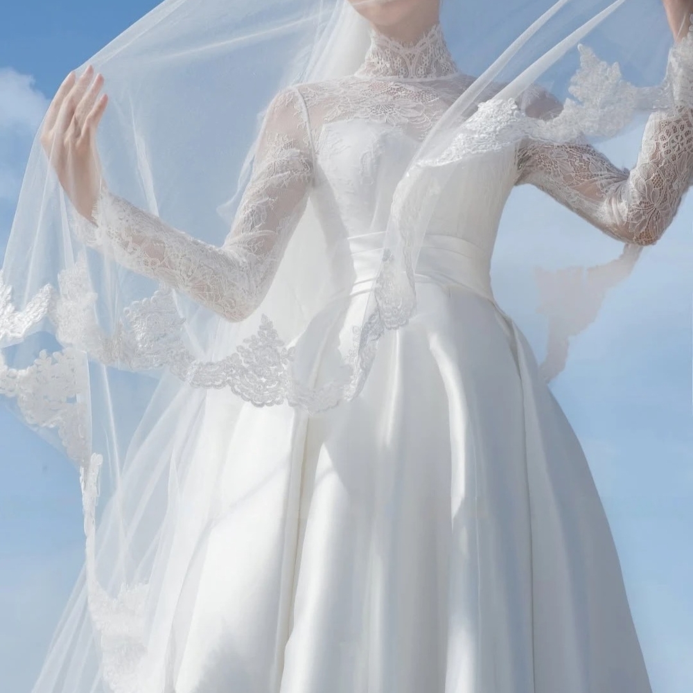 Elegant White Lace Wedding Dress